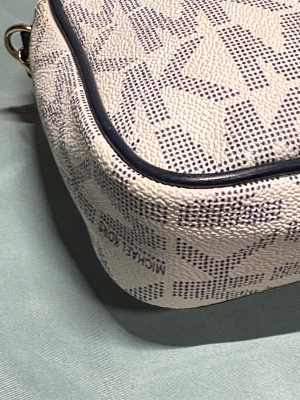 Michael Kors Jet Set Large East/West Crossbody (Navy/White) - Picture 6 of 12